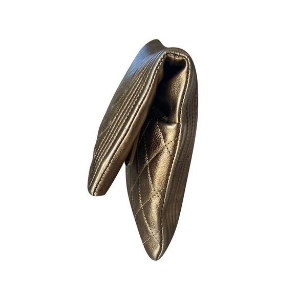 Chanel Fold Over Boy Clutch Bag in Gold Leather - Picture 3 of 12